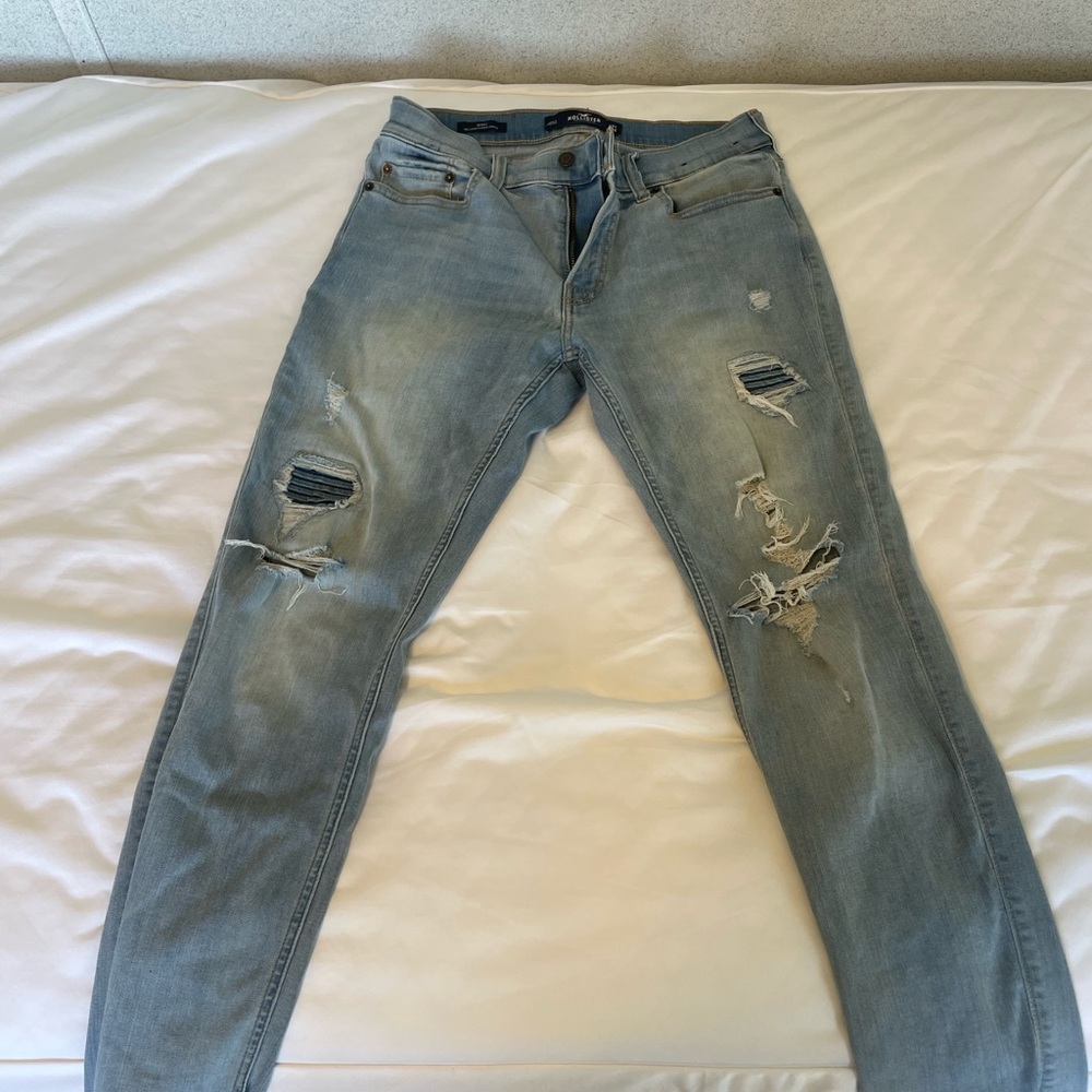 Hollister Skinny Distressed Jeans – 31x32 – Extreme Stretch